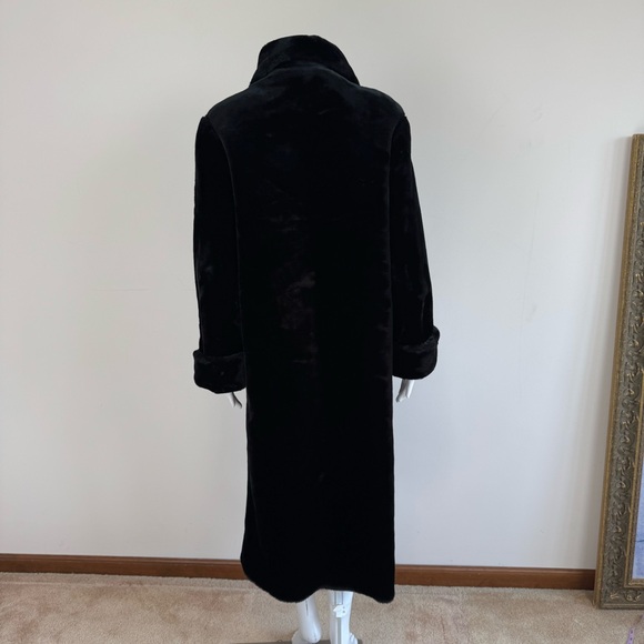 Gallery Black Faux Fur Full Length Long Coat Plush Modacrylic Winter Button Sz M - Picture 8 of 17